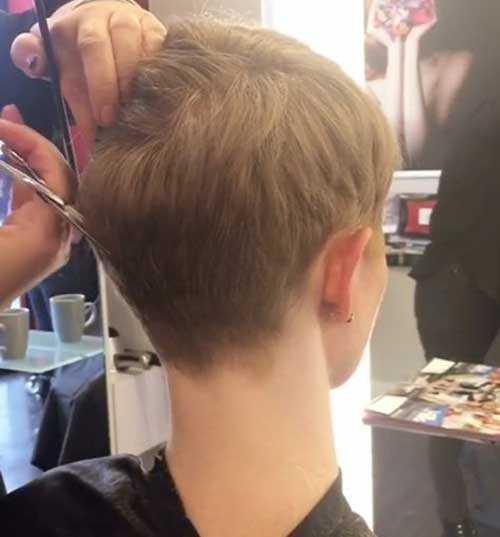 Short Haircuts for Fine Wavy Hair-19