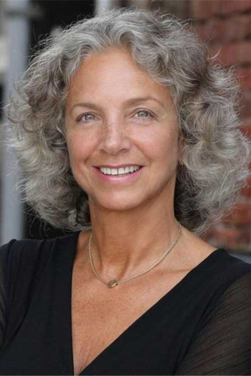 Short Hairstyles for Curly Hair Over 50-6